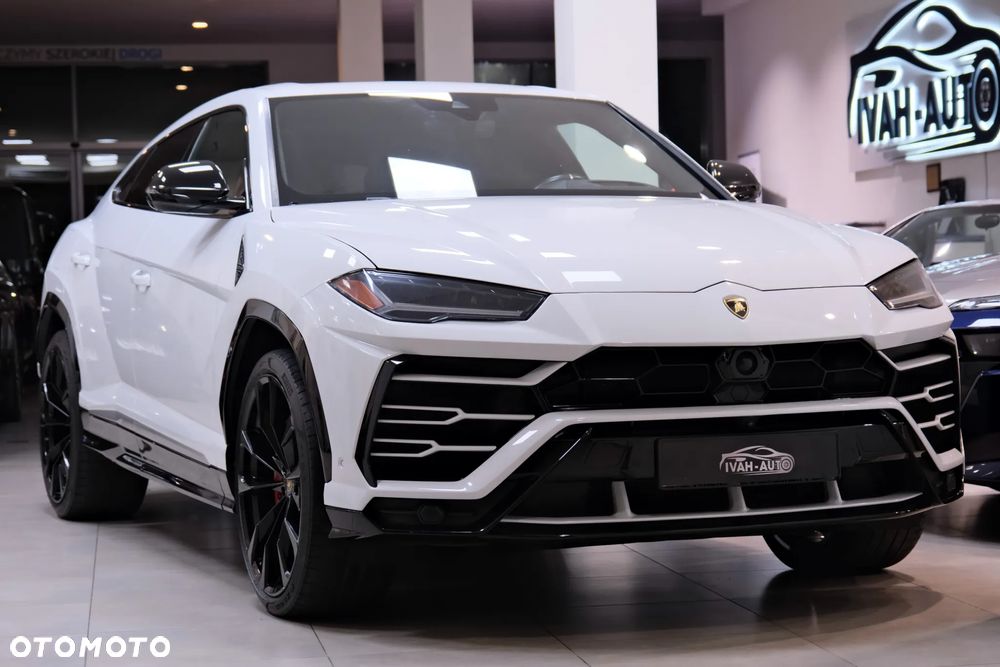 Lamborghini Urus - 1