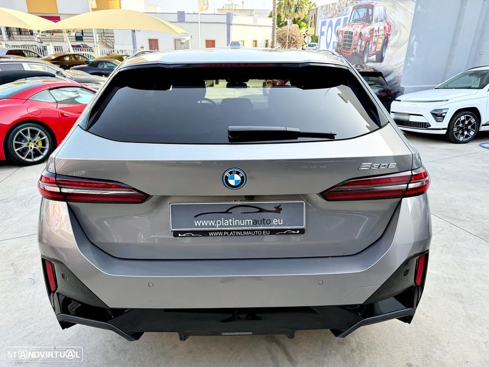 BMW 530 e Pack Desportivo M Pro - 4