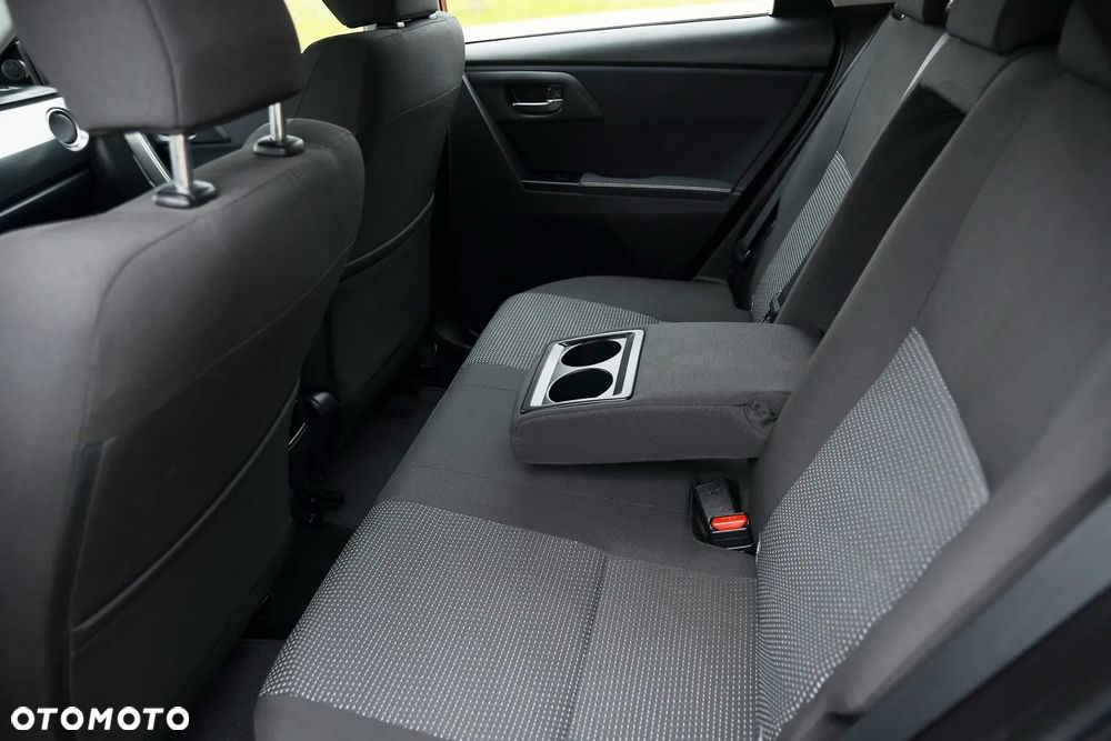 Toyota Auris - 24