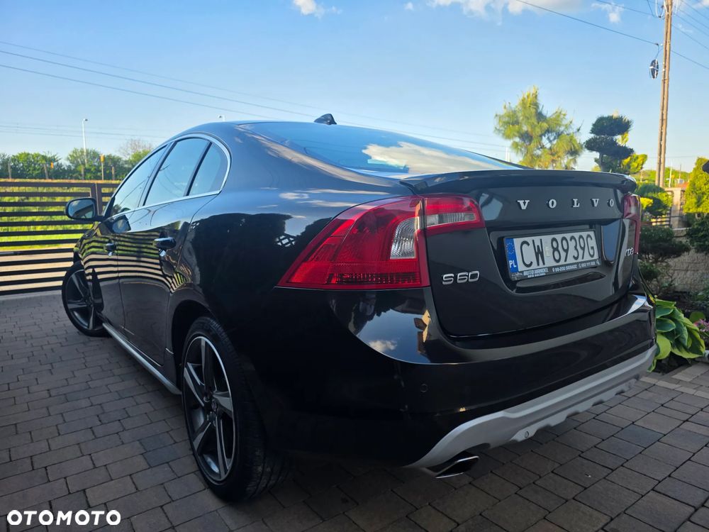 Volvo S60 D3 R-Design - 15