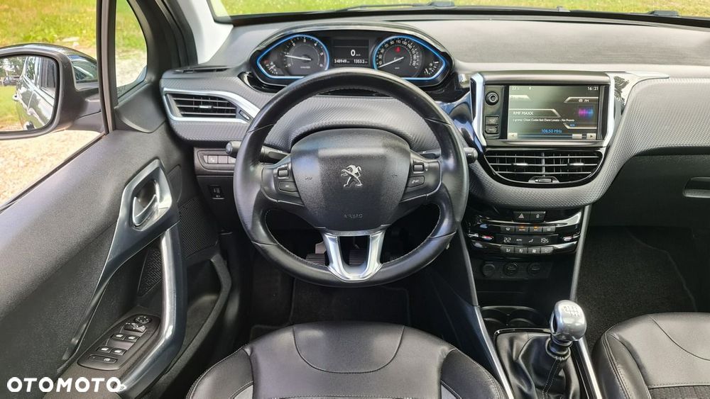 Peugeot 2008 1.6 e-HDi Allure S&S - 16