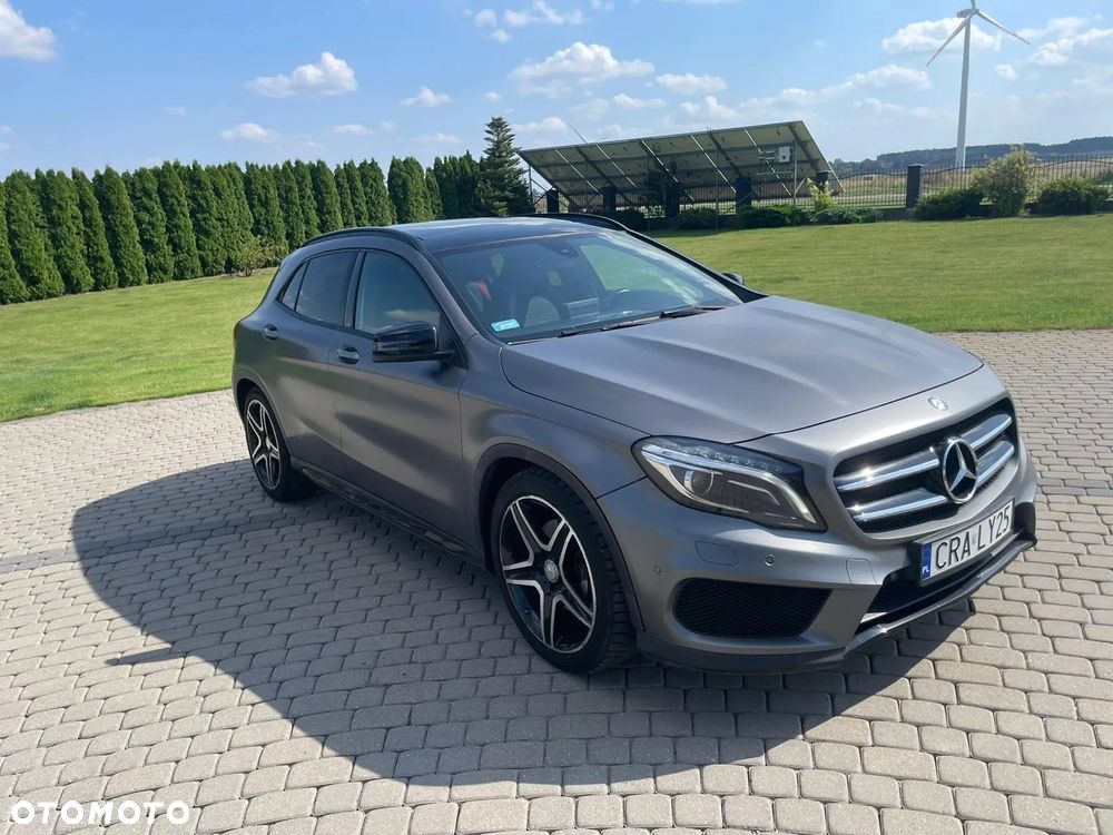 Mercedes-Benz GLA 250 4-Matic - 4