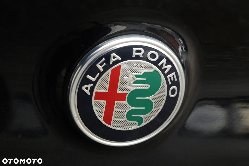 Alfa Romeo Giulia - 5