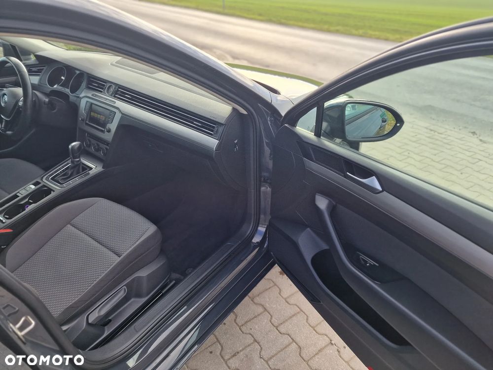Volkswagen Passat Variant ver-variant-1-6-tdi-bluemotion-technology-dsg-comfortline - 26
