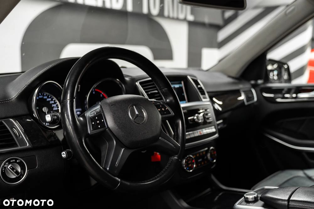 Mercedes-Benz GL 350 BlueTEC 4Matic 7G-TRONIC - 23