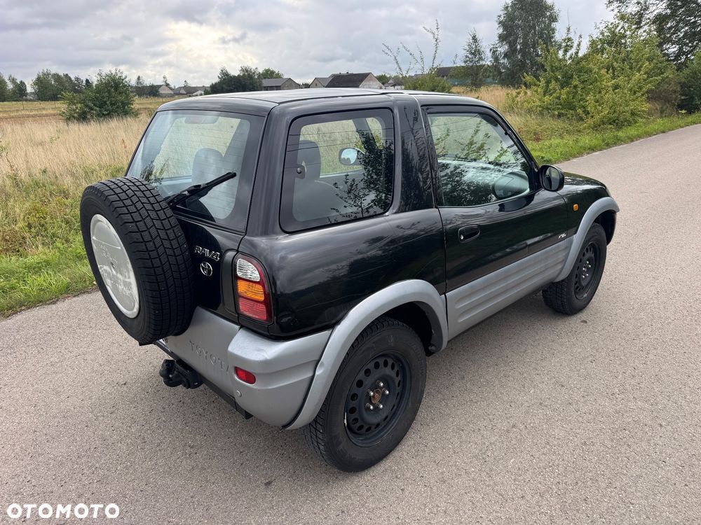 Toyota RAV4 - 6