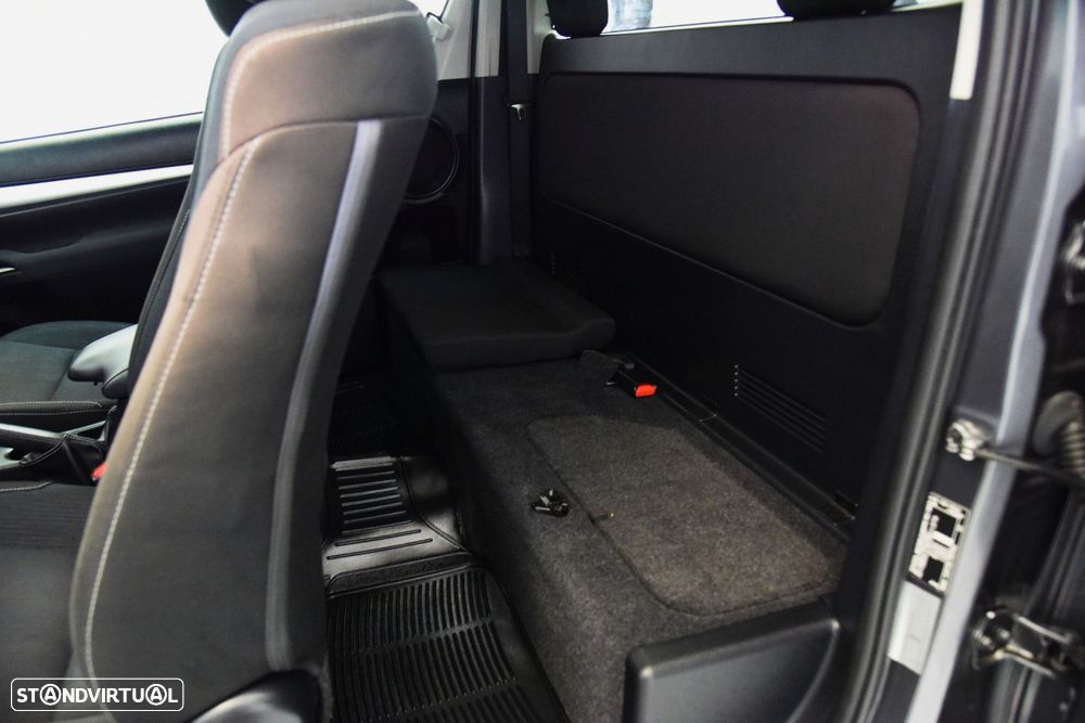Toyota Hilux - 18