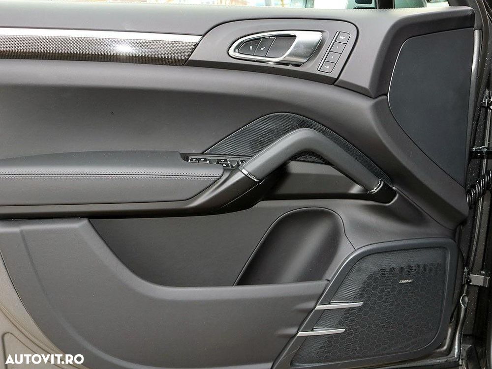 Porsche Cayenne S Tiptronic S - 12