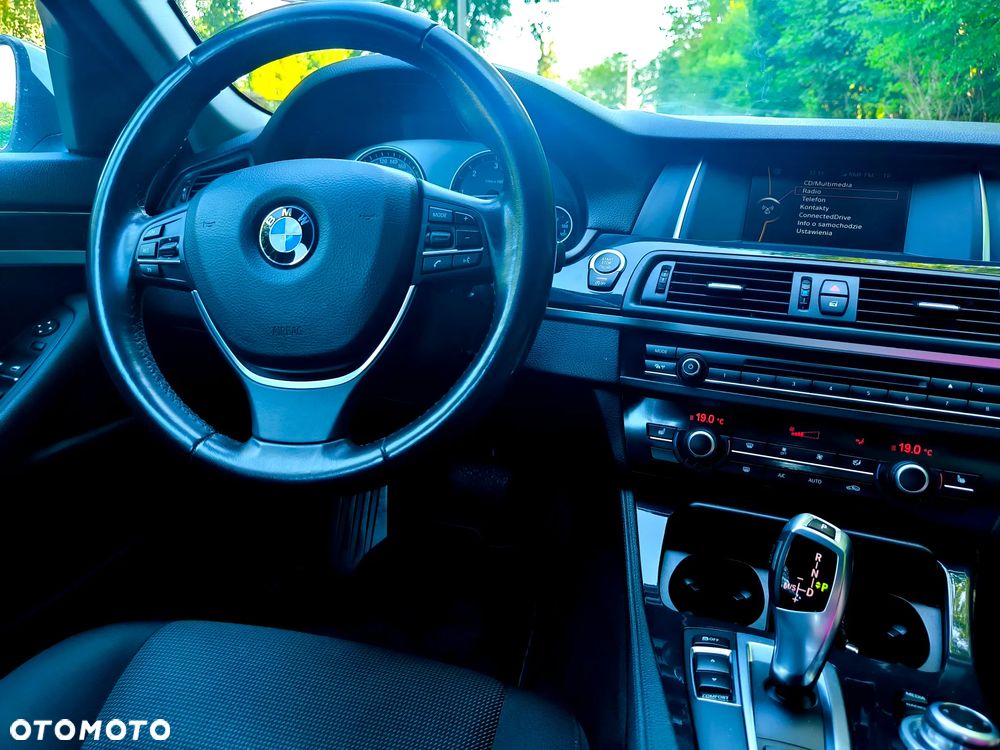 BMW Seria 5 520d xDrive - 6