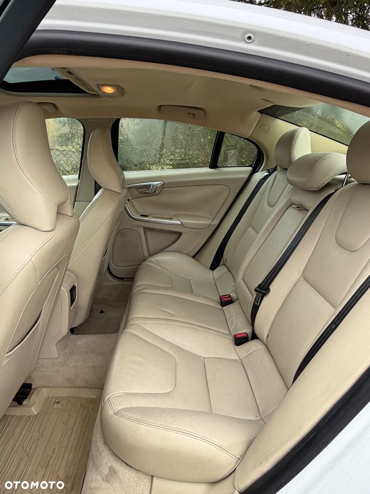 Volvo S60 - 16