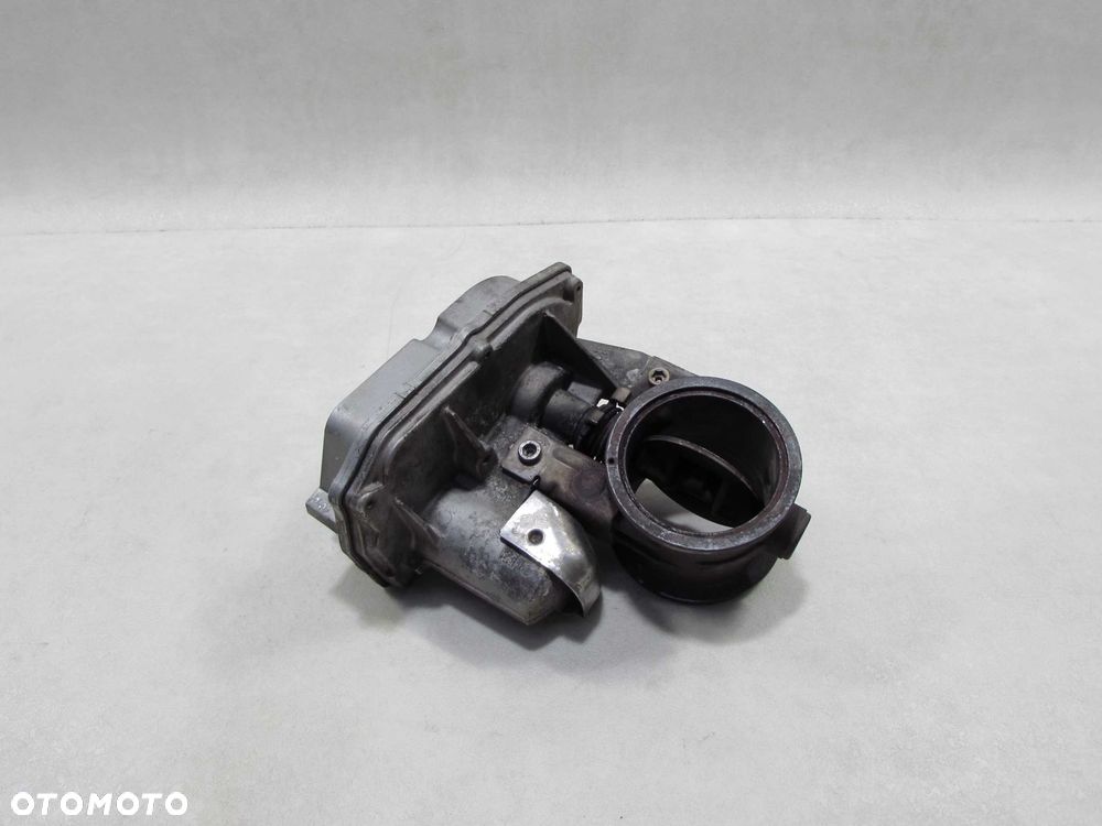 MITSUBISHI IVECO CANTER FUSO 7C15 E6 17R 13-21 PRZEPUSTNICA SPALIN EGR 5801763775 - 1