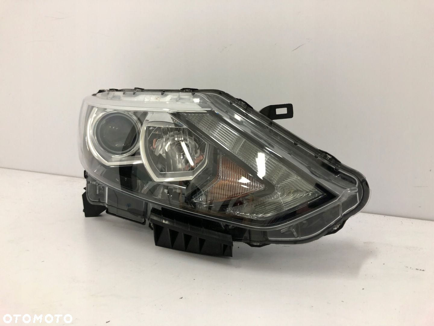 NISSAN QASHQAI II J11 13-17 LAMPA PRAWA PRZEDNIA SOCZEWKA LED 100-18013 - 2