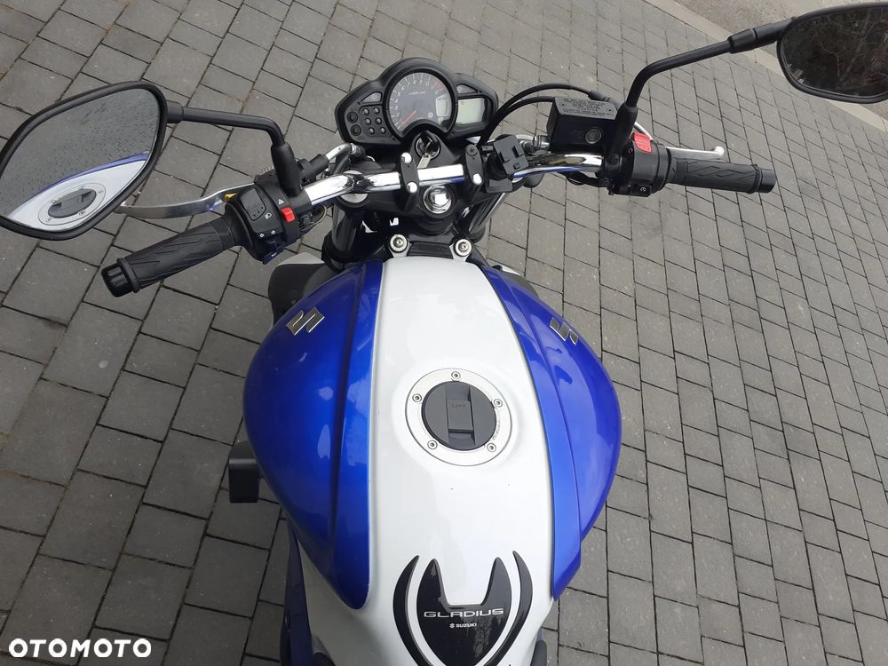 Suzuki Gladius - 20