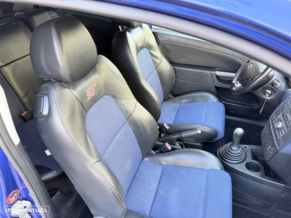 Ford Fiesta 2.0 ST - 31