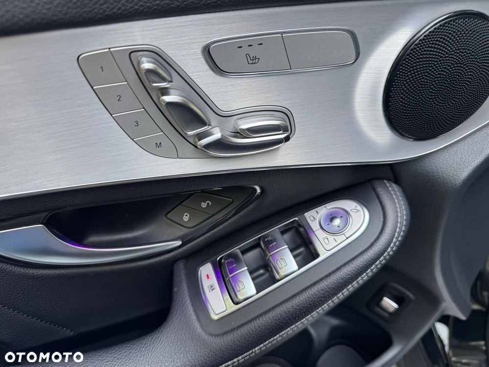 Mercedes-Benz GLC 300 d 4Matic 9G-TRONIC AMG Line - 13