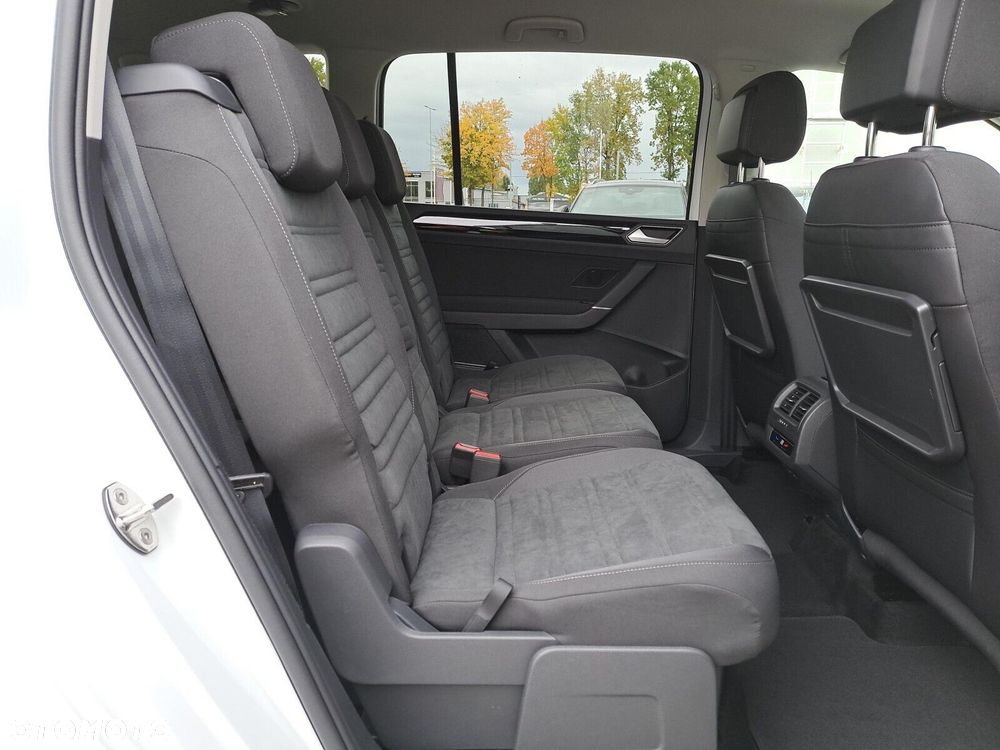 Volkswagen Touran - 21