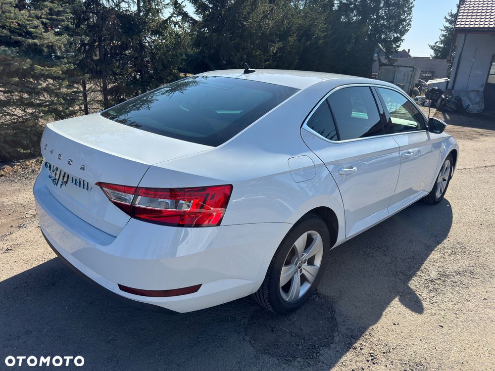 Skoda Superb 2.0 TDI Style DSG7 - 3