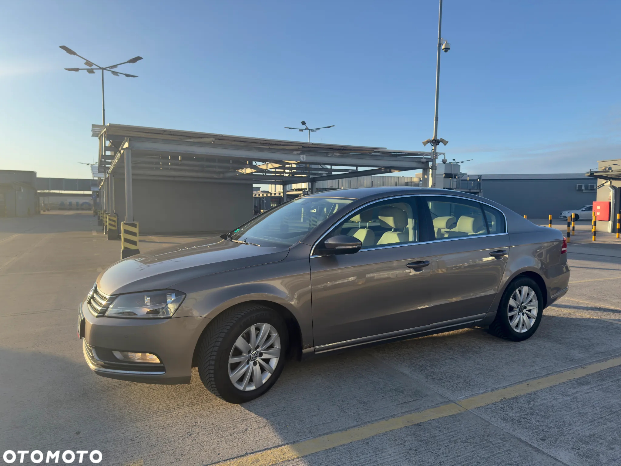 Volkswagen Passat 2.0 TDI Comfortline - 5