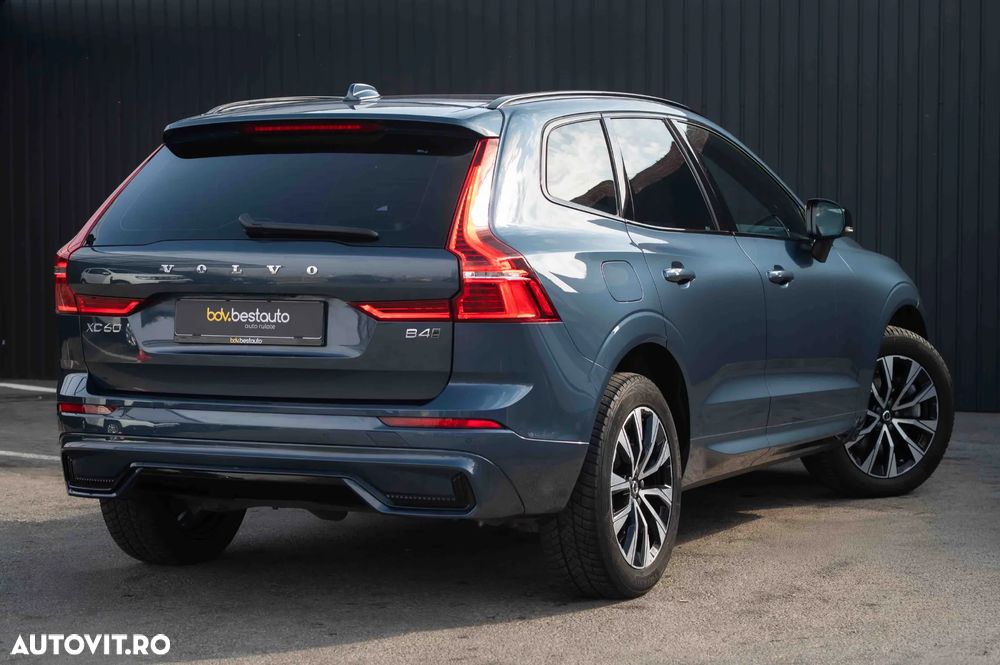 Volvo XC 60 B4 MHEV AT AWD Plus Dark - 7