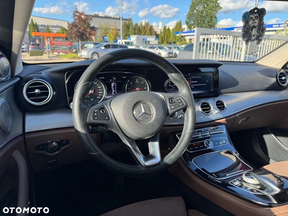Mercedes-Benz Klasa E 220 d T 9G-TRONIC Avantgarde - 33