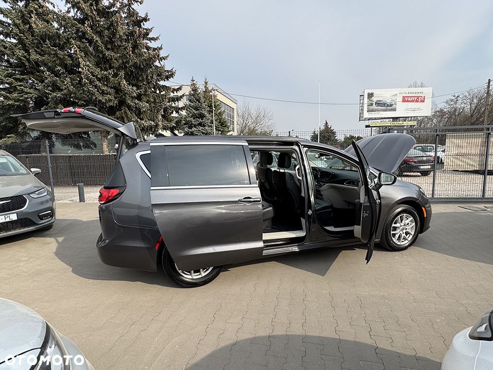 Chrysler Pacifica - 18