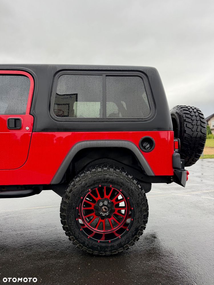 Jeep Wrangler - 8