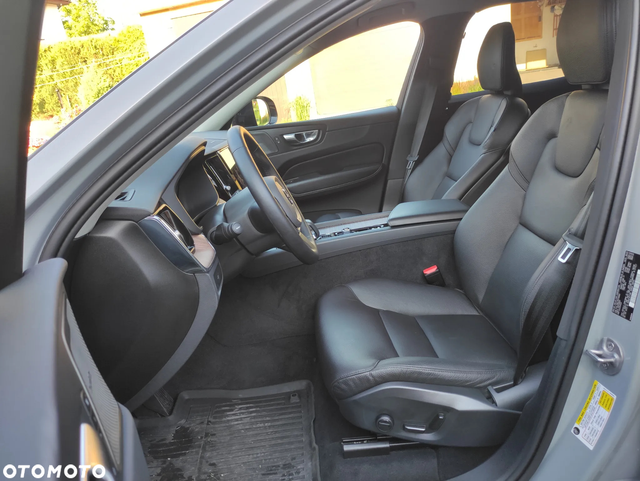 Volvo XC 60 B5 B AWD Plus Dark - 11