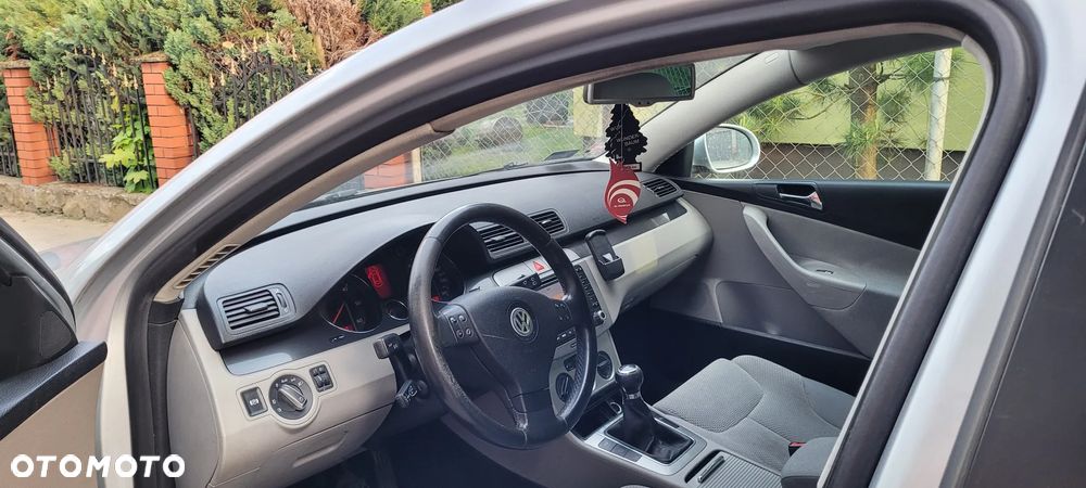 Volkswagen Passat 1.9 TDI DPF Trendline - 6