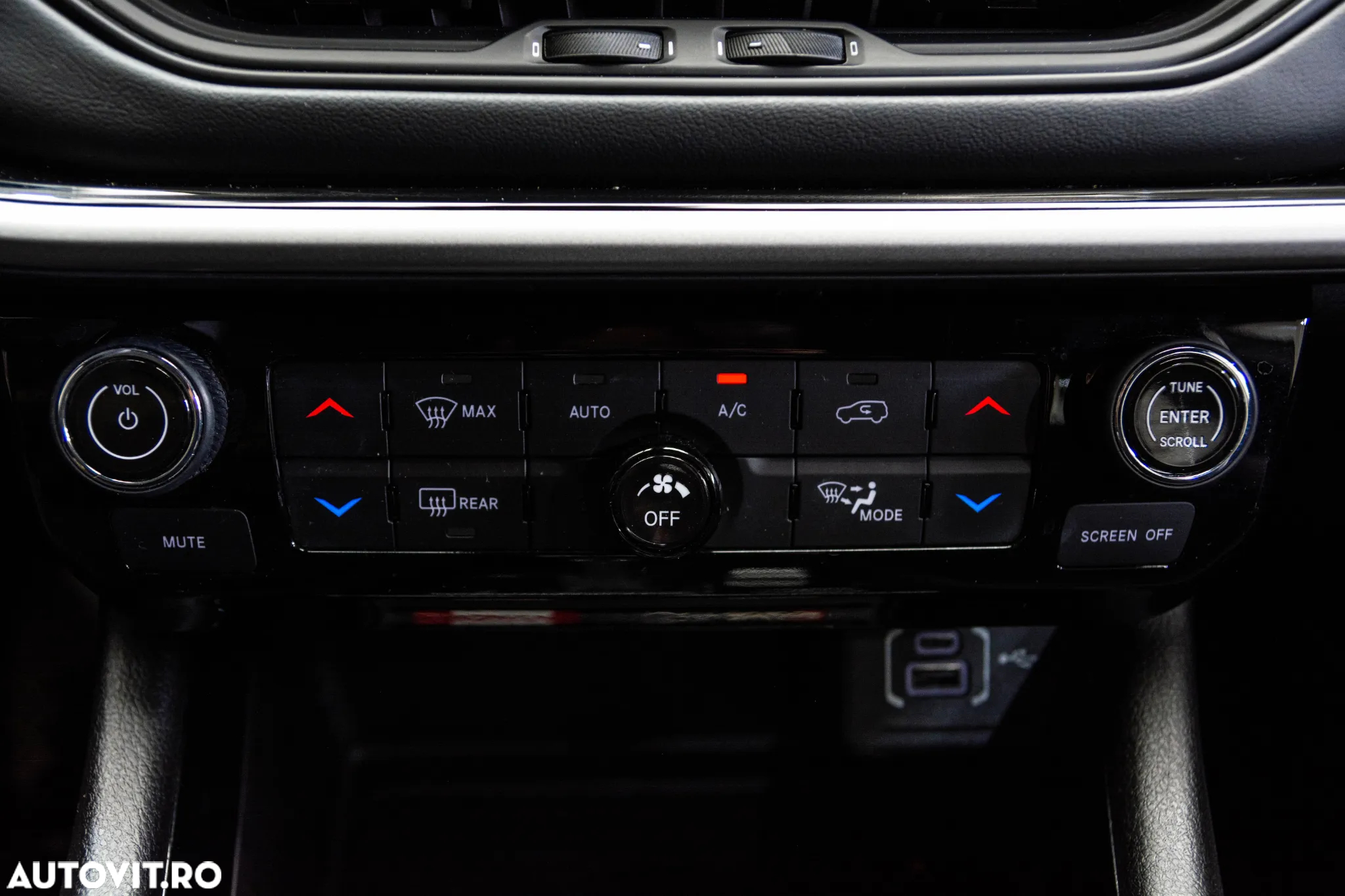 Jeep Compass 1.3 T4 4xe PLUG-IN HYBRID Automatik Altitude - 17