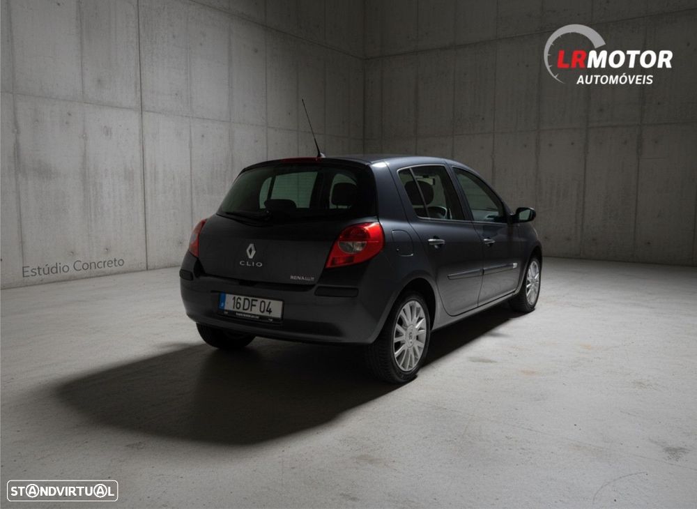 Renault Clio 1.5 dCi Dynamique S - 3