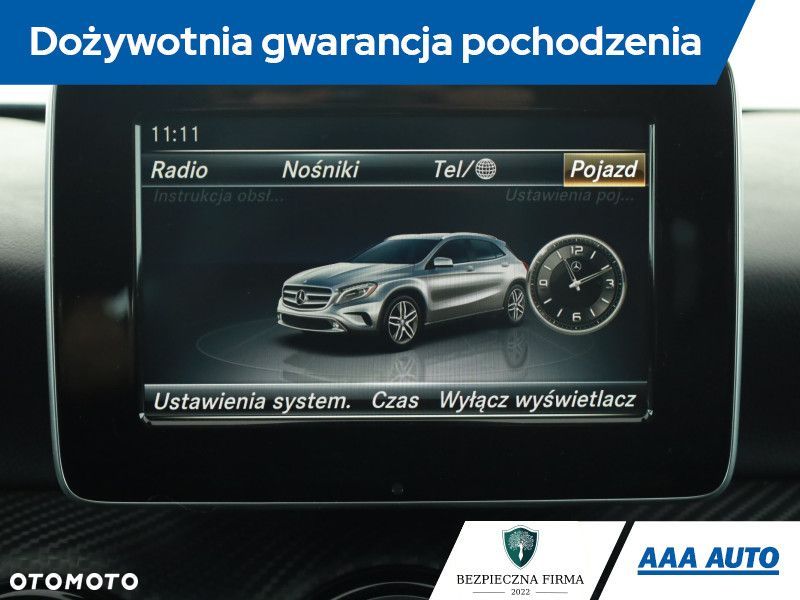 Mercedes-Benz GLA - 11