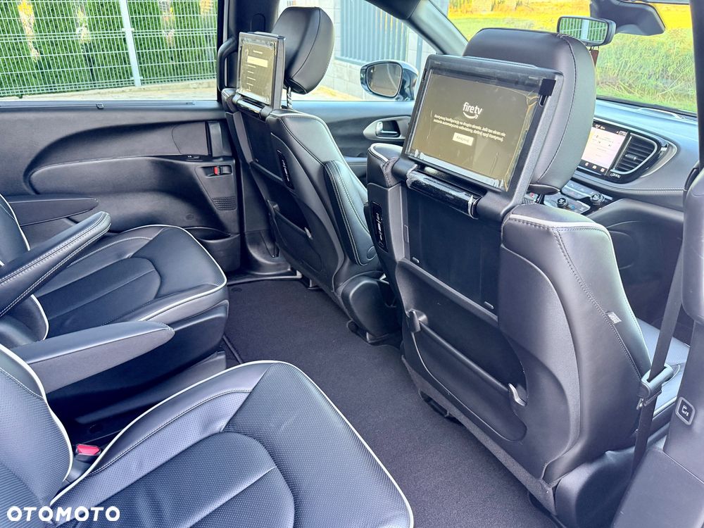 Chrysler Pacifica - 40