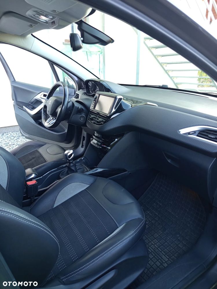 Peugeot 2008 1.6 e-HDi Allure S&S - 15