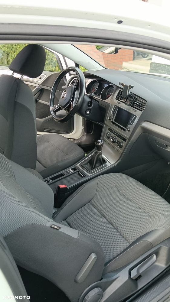Volkswagen Golf 1.6 TDI DPF BlueMotion - 18