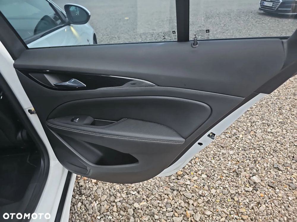 Opel Insignia 1.5 T Innovation S&S - 23