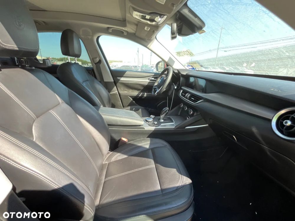 Alfa Romeo Stelvio - 20