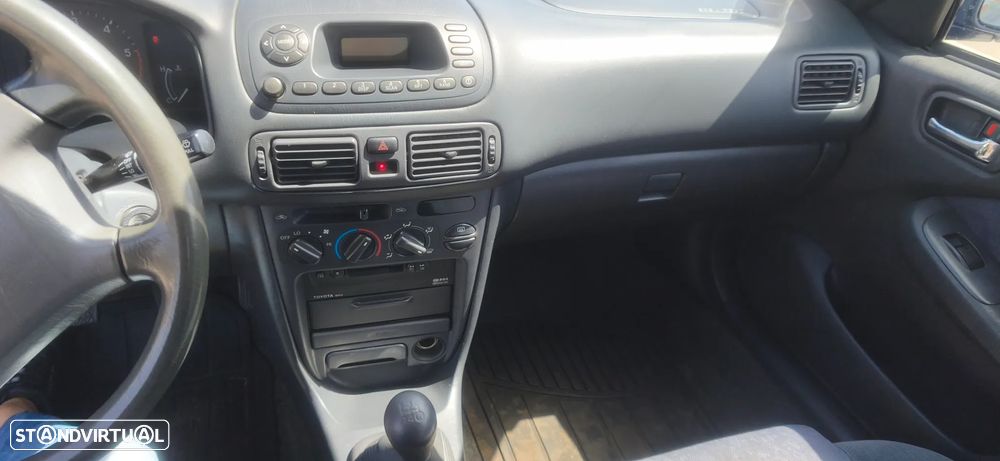 Toyota Corolla 2.0 D-4D Sol - 15