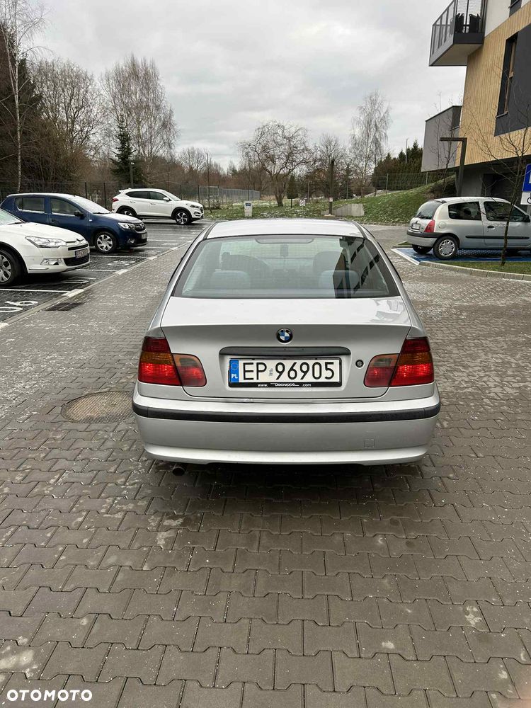 BMW Seria 3 318i - 6