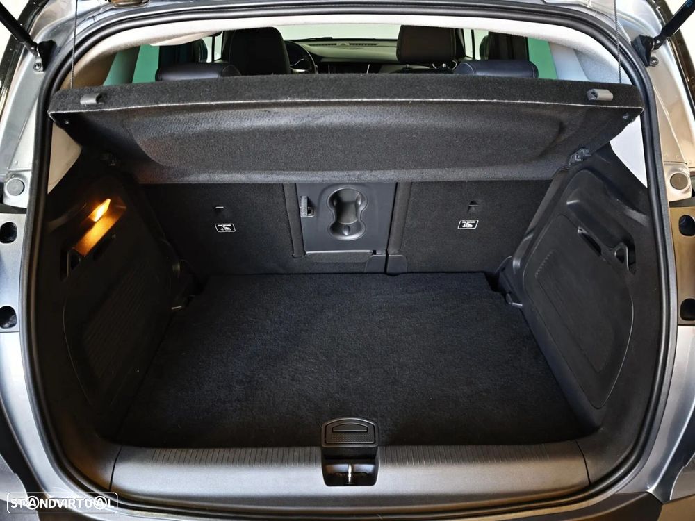 Opel Crossland X 1.6 CDTi Innovation - 26