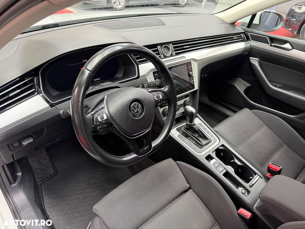 Volkswagen Passat 2.0 TDI DSG Highline - 12