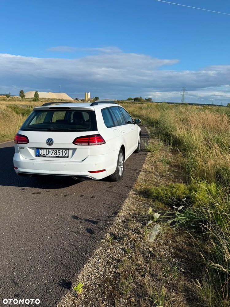 Volkswagen Golf - 6