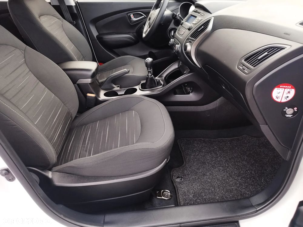 Hyundai ix35 1.6 2WD Fifa World Cup Edition - 24
