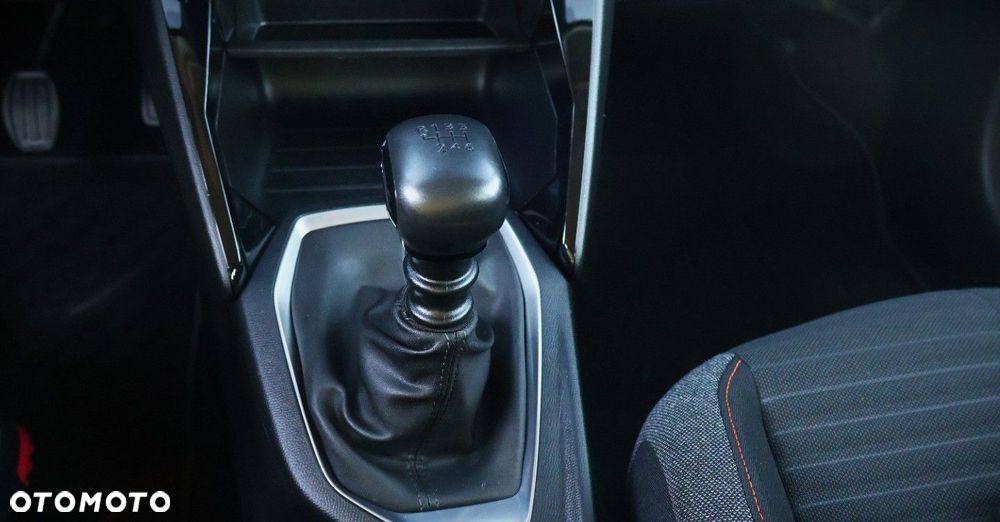 Peugeot 208 - 27