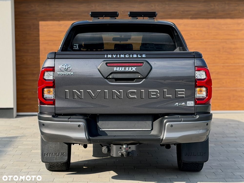 Toyota Hilux 2.8 D-4D Double Cab Invincible Sport 4x4 - 6