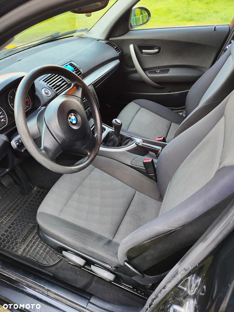 BMW Seria 1 118d DPF - 12