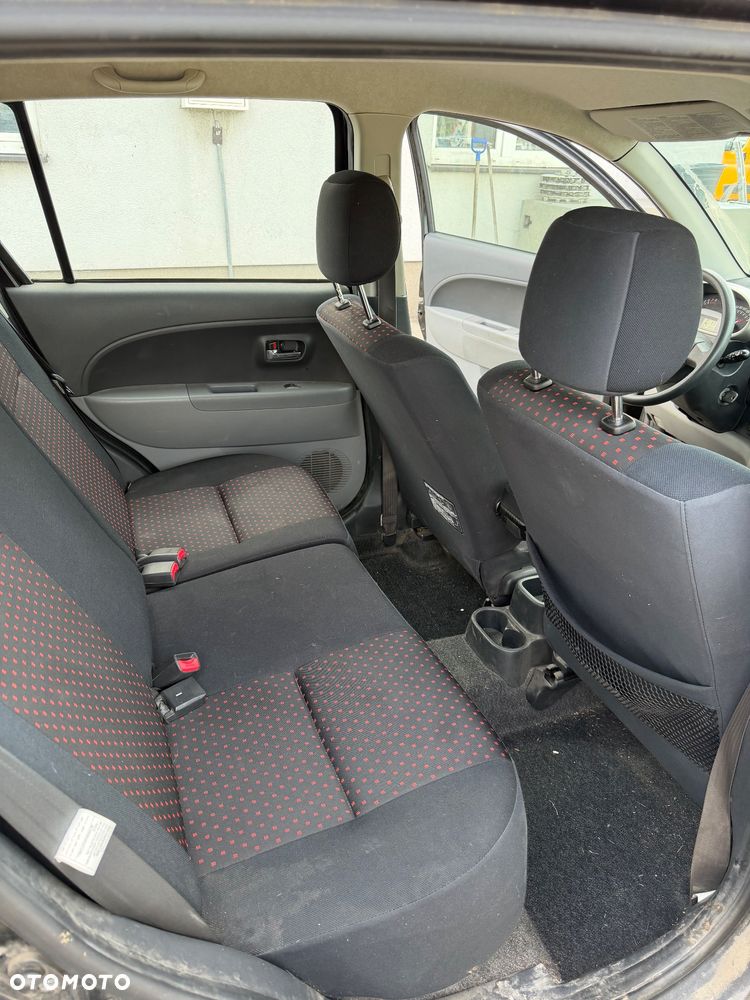 Daihatsu Sirion 1.5 - 4