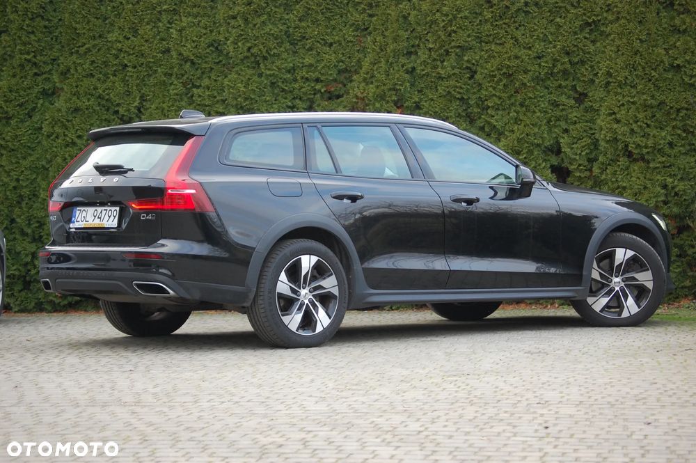 Volvo V60 Cross Country D4 AWD Geartronic Pro - 4