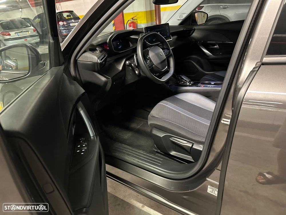 Peugeot 2008 1.2 PureTech Allure EAT8 - 12