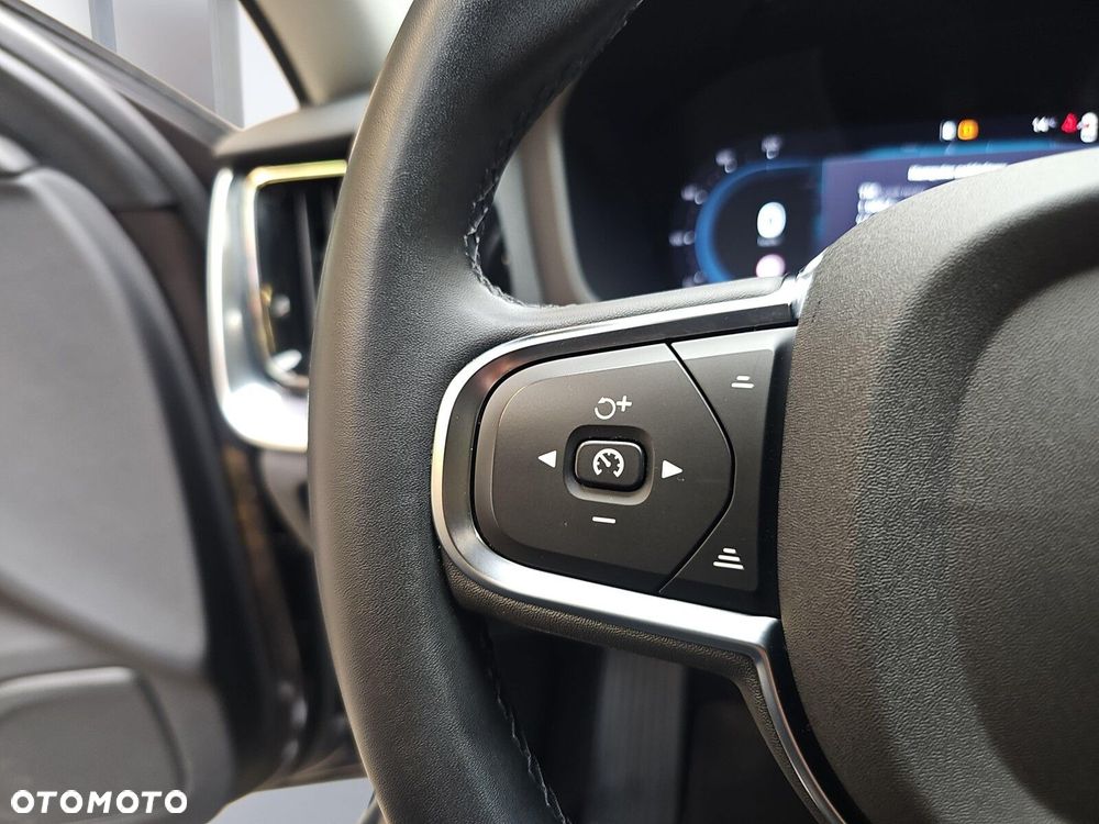 Volvo V60 T6 AWD Plug-In Hybrid Core - 9