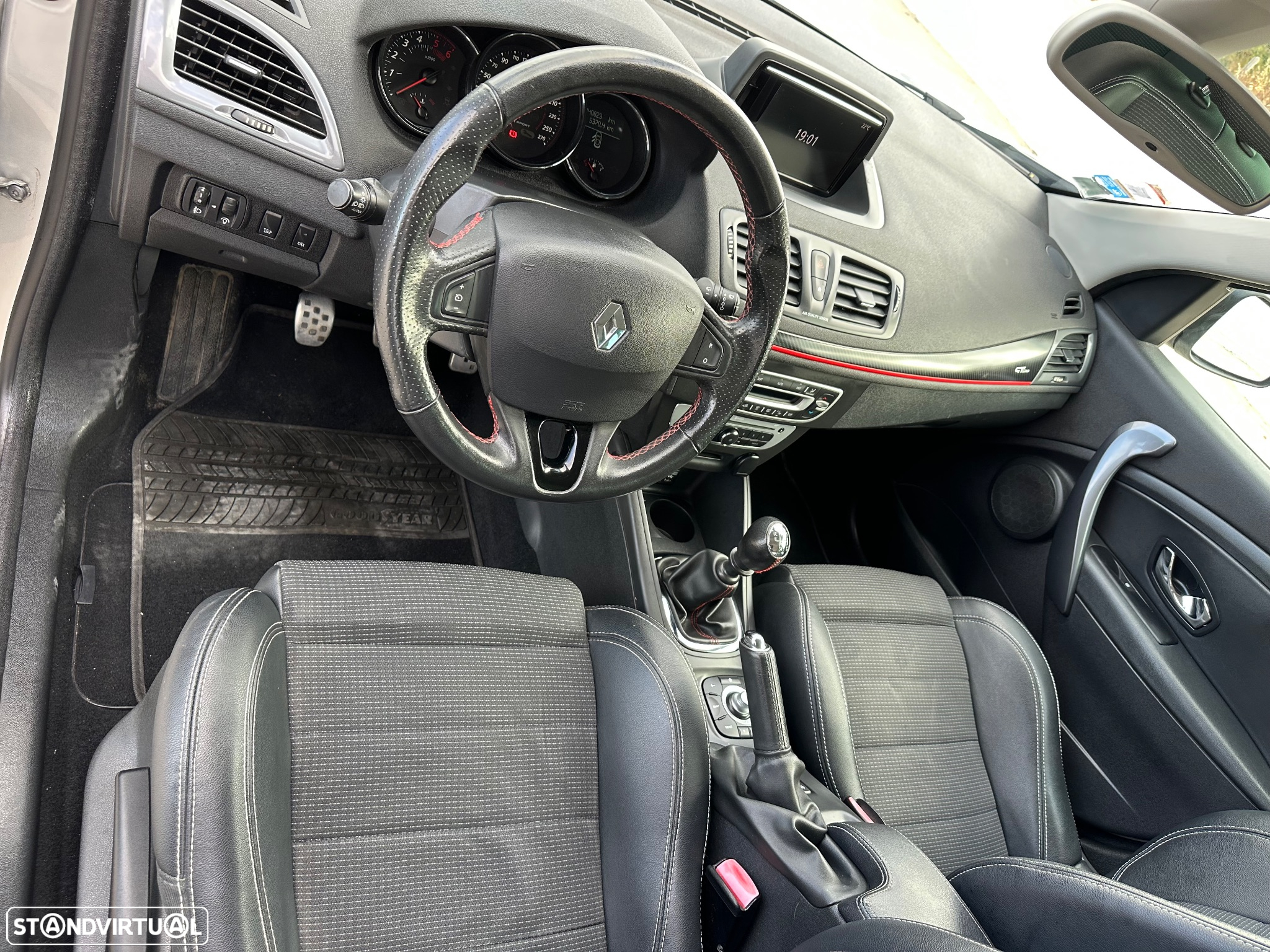 Renault Mégane Sport Tourer 1.6 dCi GT Line SS - 28
